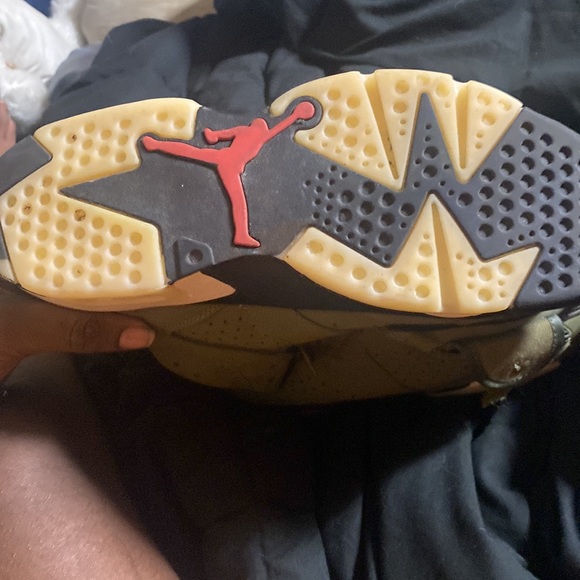 Air Jordan 6 Retro x Travis Scott ‘Olive’ - Picture 7 of 8